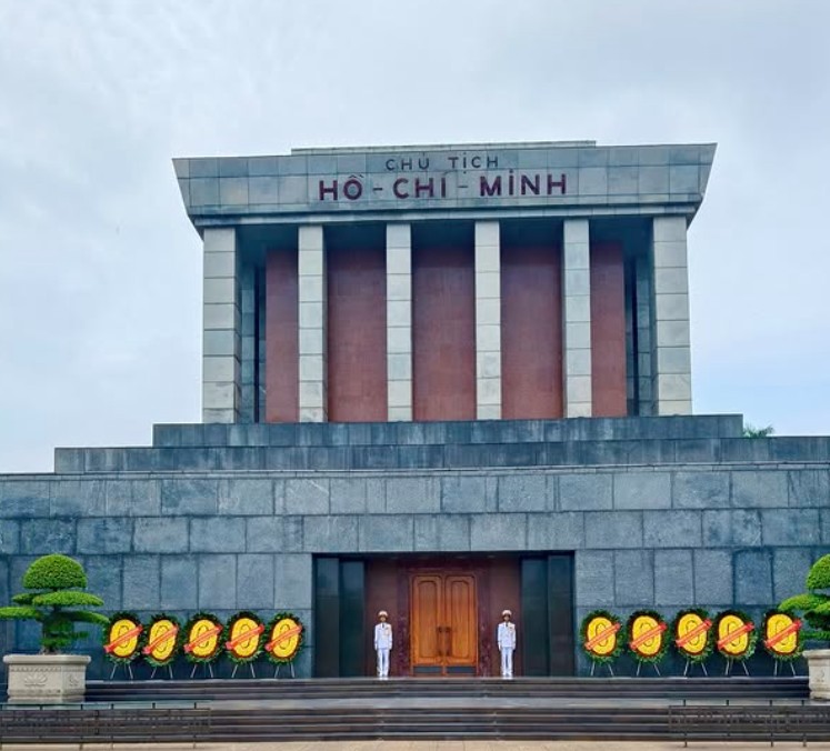 Ho Chi Minh Mausoleum di hanoi