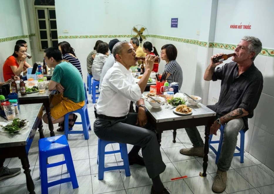 foto di obama che mangia il bun cha